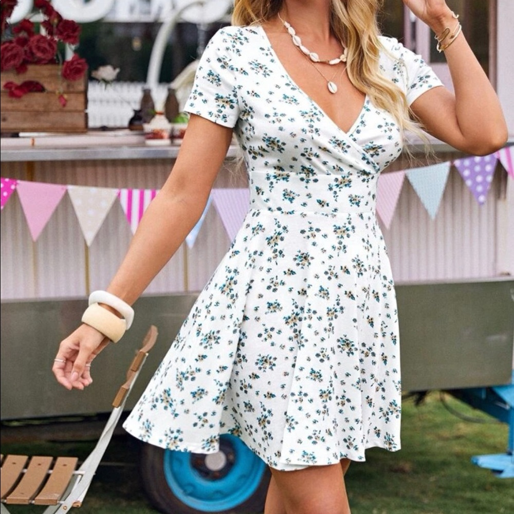 white floral dress - cute, short sleeve, summer, spring, casual, v neck, mini